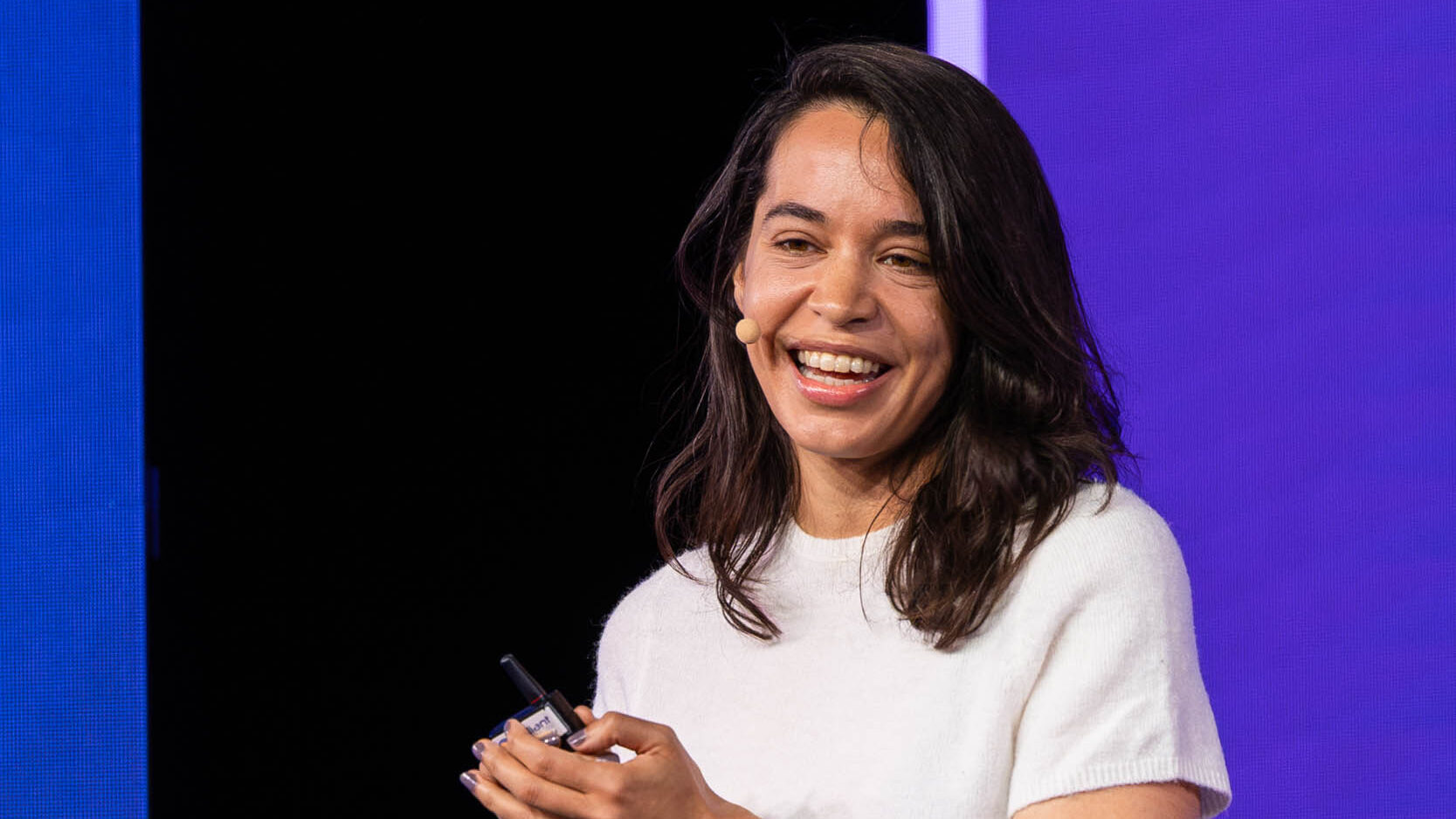 Anne Laure speaking to small business owners.